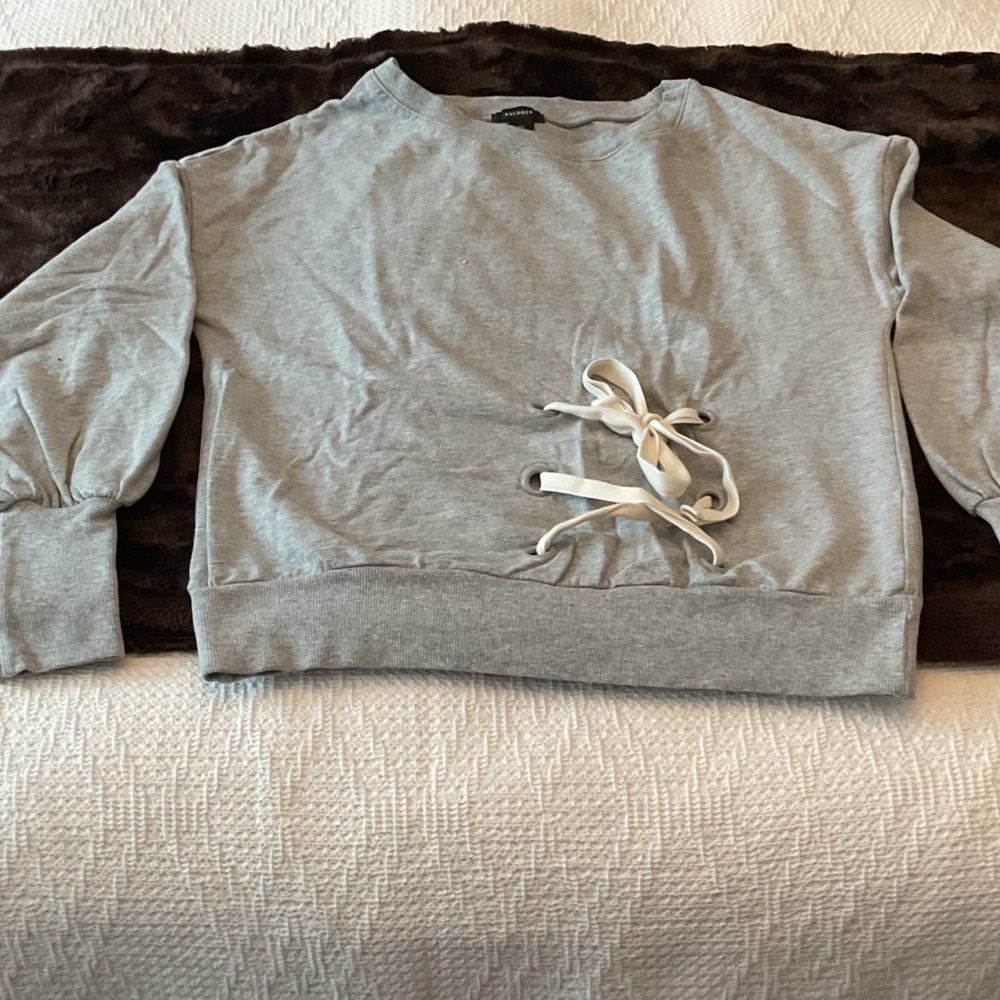 Halogen comfortable sweatshirt in very good condition. Size XS.